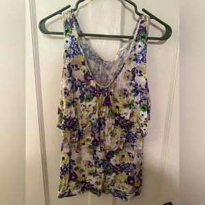 Old Navy floral sleeveless blouse. Size small.